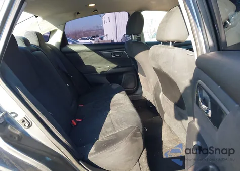 2015 Nissan Altima 2.5 S z USA, uszkodzony, nr VIN 1N4AL3AP2FC109176